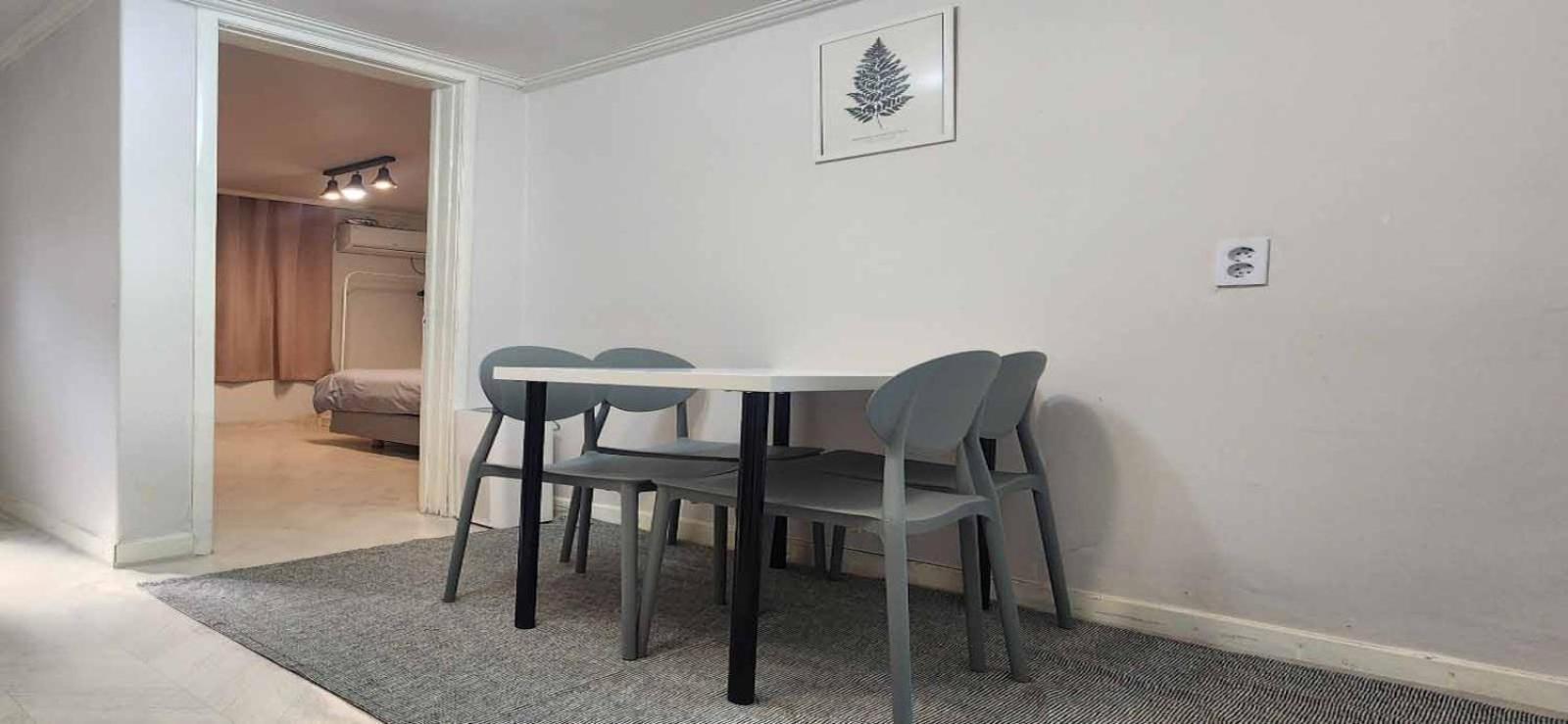 B-1 White Linen House Appartement