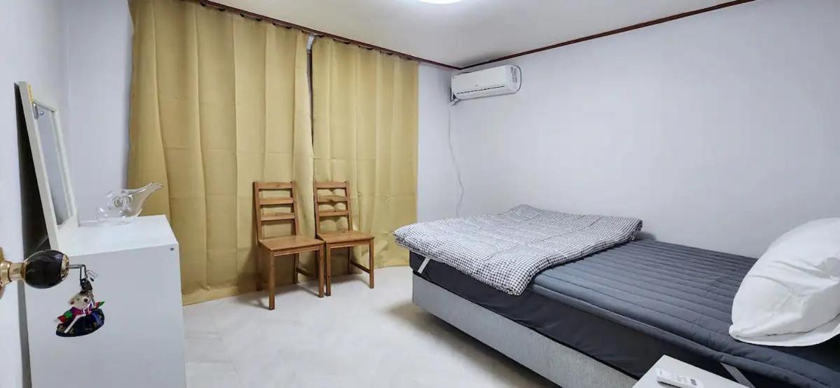Appartement B-1 White Linen House *